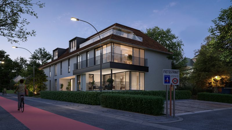 De residentie bij avond, verlichte ramen en terrassen op de hoek van de straat
